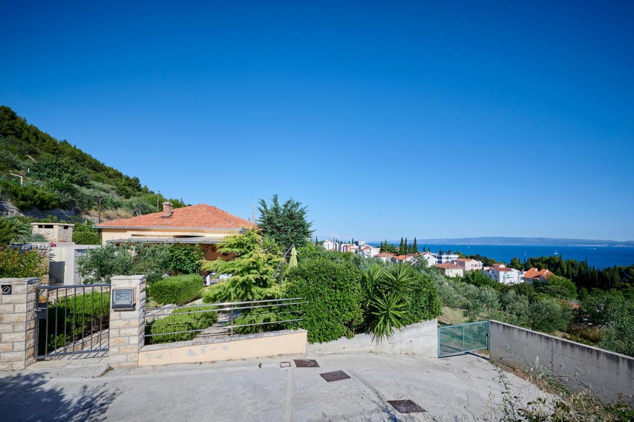 Unique House Split Villa Exterior photo
