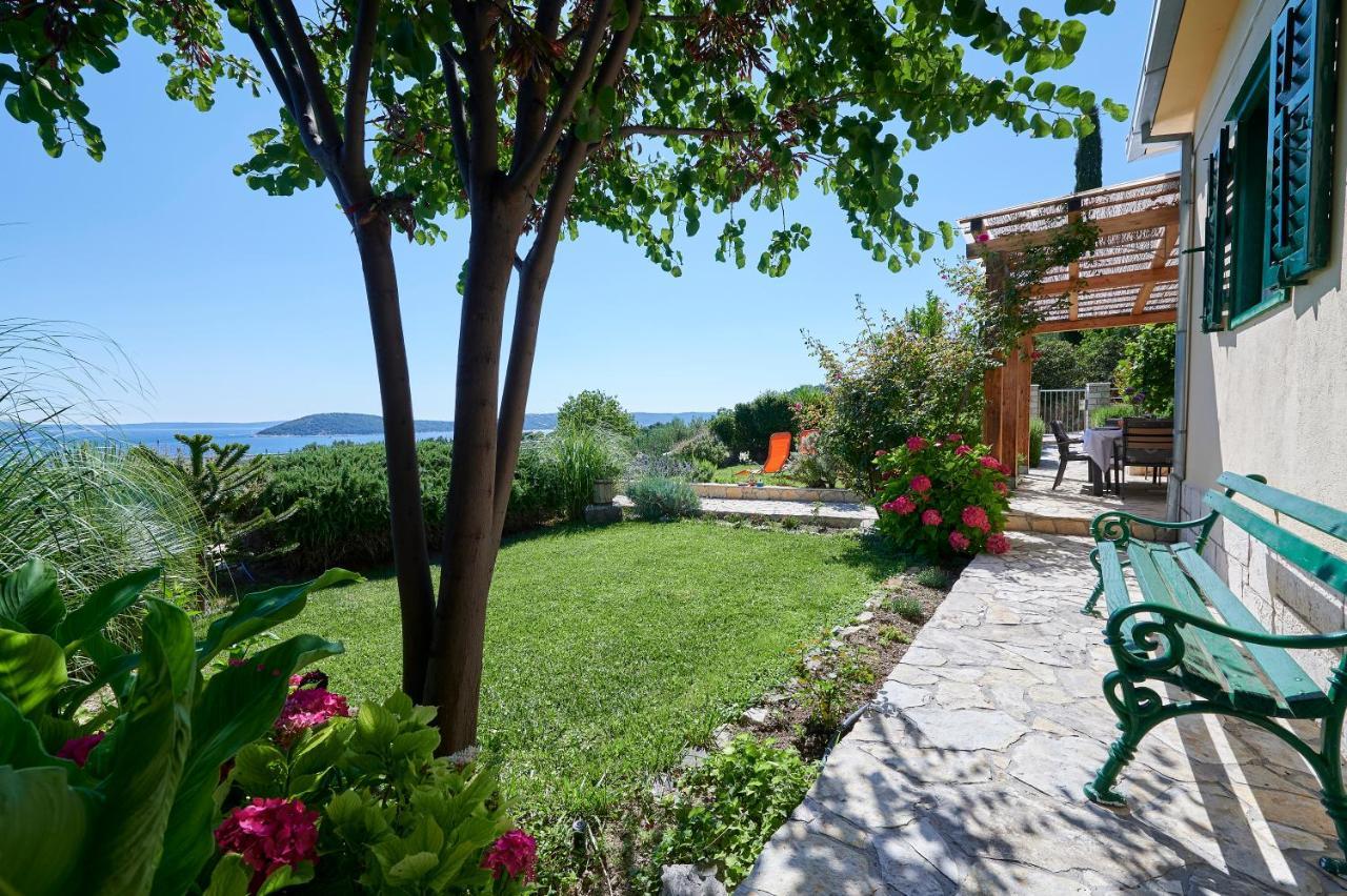 Unique House Split Villa Exterior photo